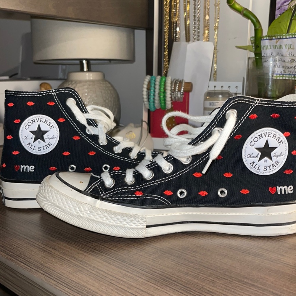 Hardly worn 2022 Valentine’s Day collection